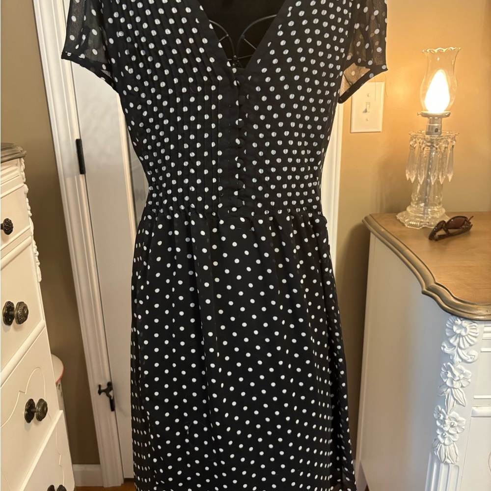 Black and White V-Neck Midi Dress with Cap Flutter Sleeves